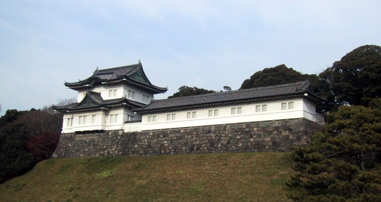 Imperial_Palace_Tokyo_Fushimi_Yagura_Keep_1