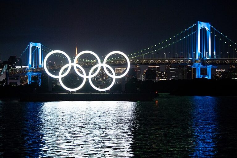 Tokyo_2020_Olympic_Games-_Monument_of_Olympic_Rings