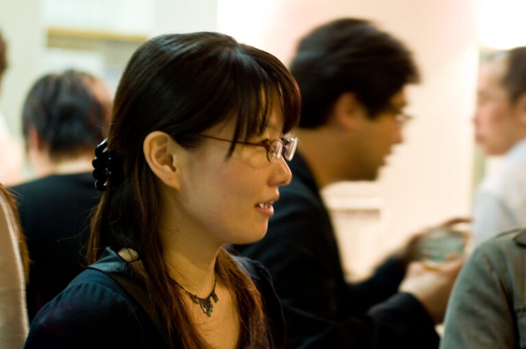 A_Japanese_woman_with_eyeglasses