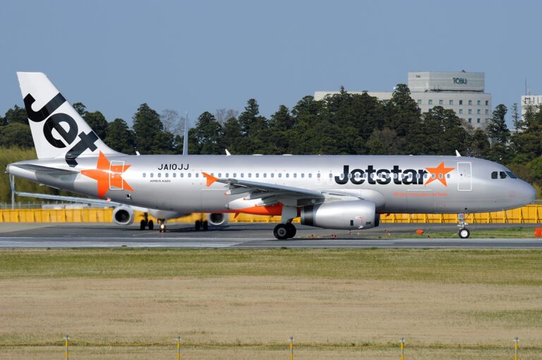 Airbus_A320-232,_Jetstar_Japan_AN2256726