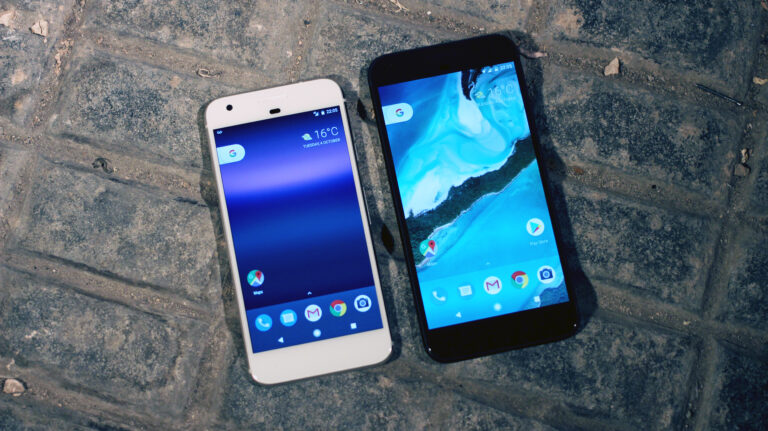 Google_Pixel_and_Pixel_XL_smartphones_(30155272575)