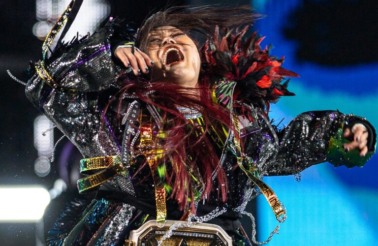 Iyo_Sky,_WrestleMania_XL_(cropped)