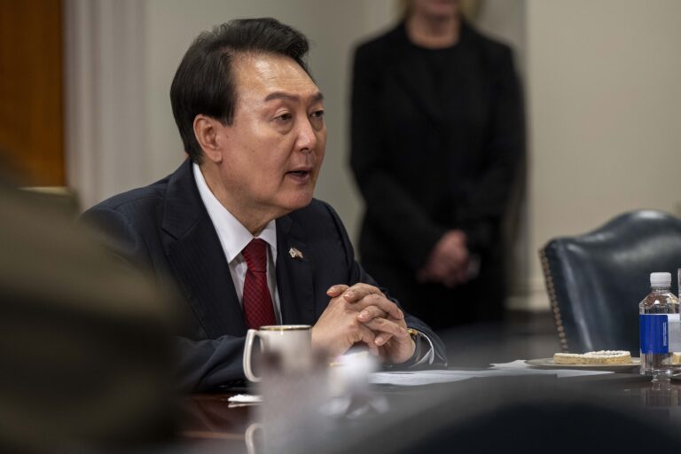 Secretary_of_Defense_Lloyd_J._Austin_III_hosts_South_Korean_President_Yoon_Suk_Yeol_for_a_meeting_at_the_Pentagon,_Washington,_D.C._on_April_27,_2023