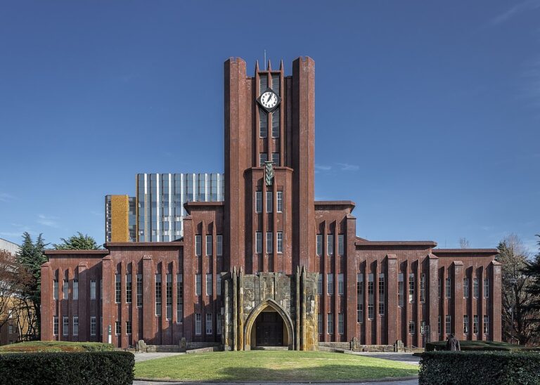 Yasuda_Auditorium_-_Tokyo_University_3