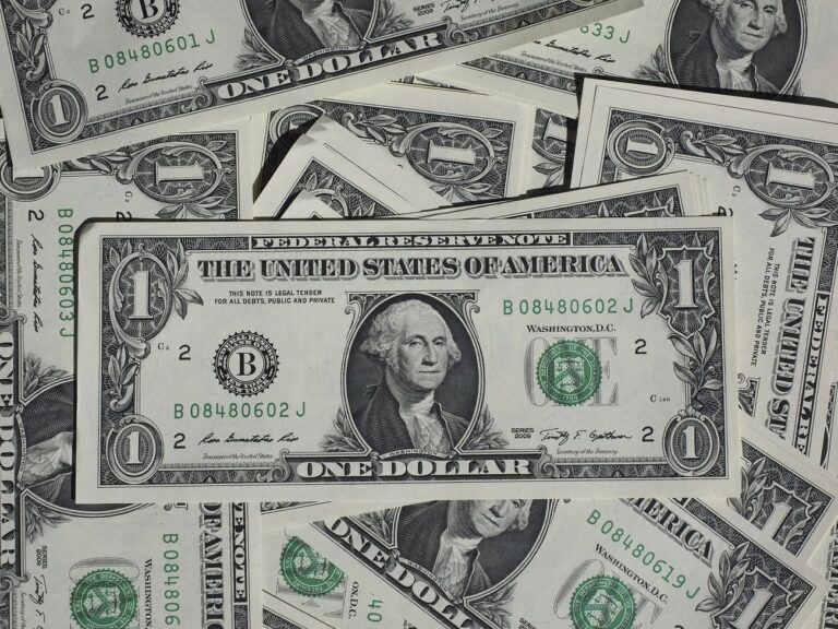 American dollar, money & banking. Free public domain CC0 image.