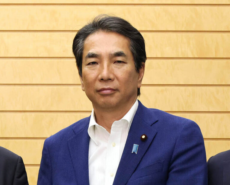 Hiroshi_Moriyama,_Fumio_Kishida_and_Taku_Eto