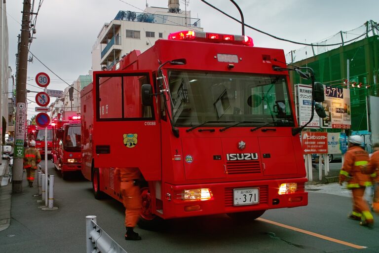 Tokyo_fire_department_trucks
