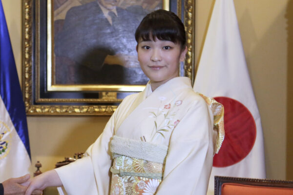 Ex-princesa Mako tem seu primeiro filho nos EUA