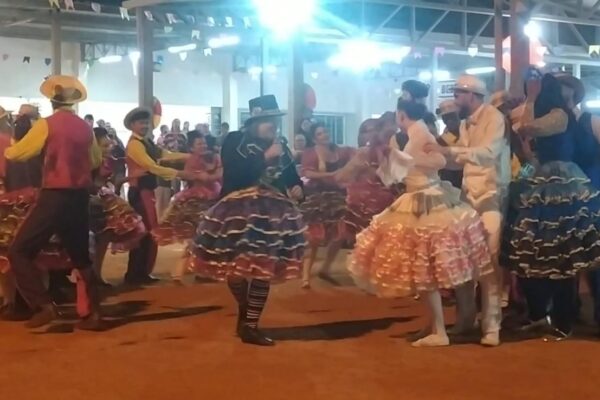 Japonina 2025 reúne cultura japonesa e festa junina em noite animada no DF