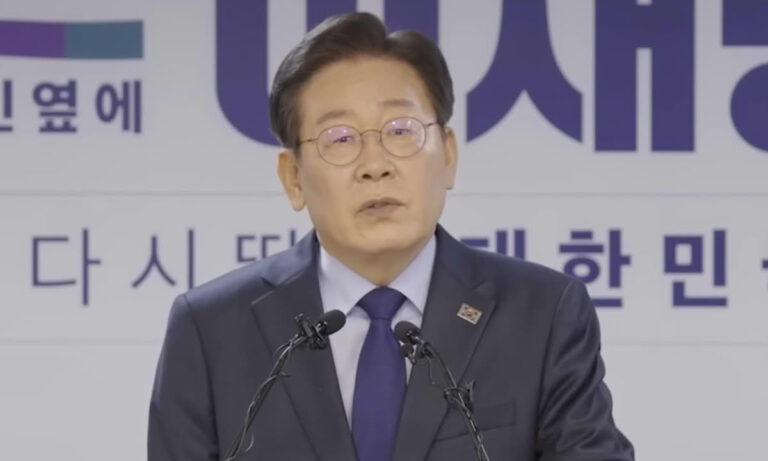 standard_compressed_Lee_Jae-myung_announces_candidacy_for_Democratic_Party_leader_20240710__03___1_