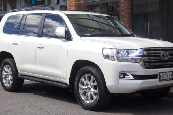 Brasileiros são presos no Japão por furto de carro de luxo