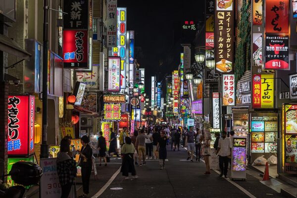 Japão bate recorde e recebe 21,5 milhões de turistas estrangeiros no primeiro semestre de 2025