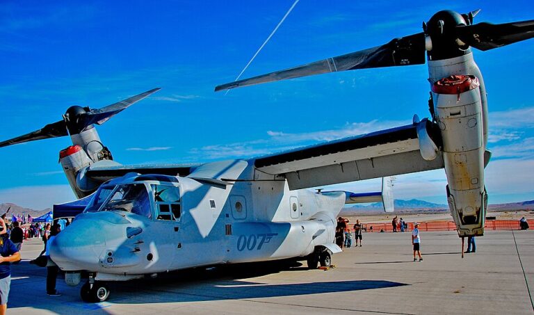 Bell_Boeing_MV-22_Osprey_168007_Marine_Medium_Tiltrotor_Squadron_166_(VMM-166)__SeaElk__(30905988961)