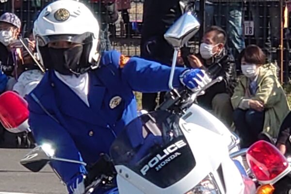 Homem é preso após ataque com faca em área comercial de Mito, no Japão