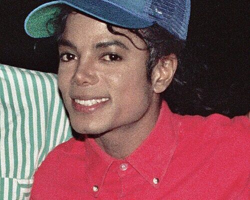 Sósia de Michael Jackson ajuda a combater superlotação de turistas em Osaka