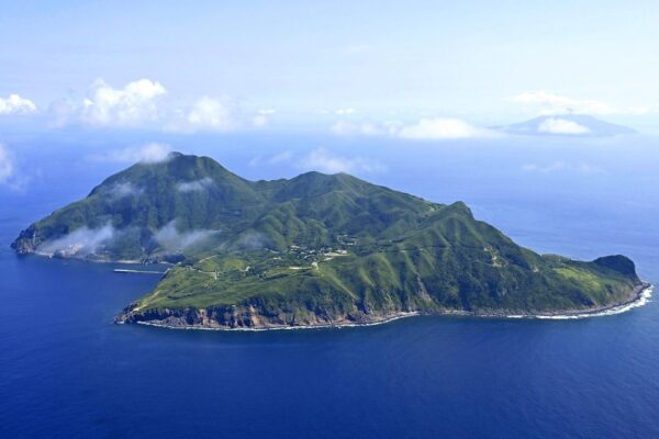 Especialista japonês descarta ligação entre tremores em Tokara e megaterremoto da Fossa de Nankai