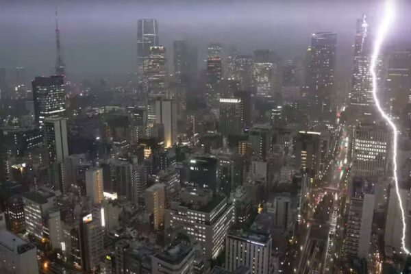 Chuvas torrenciais atingem Kanto e Tohoku no Japão, com alertas para deslizamentos e inundações