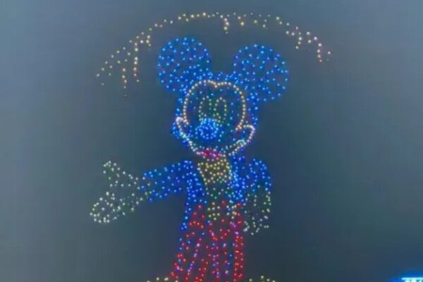 Disney encanta o Japão com show de drones “Magic in the Air” durante festivais de verão