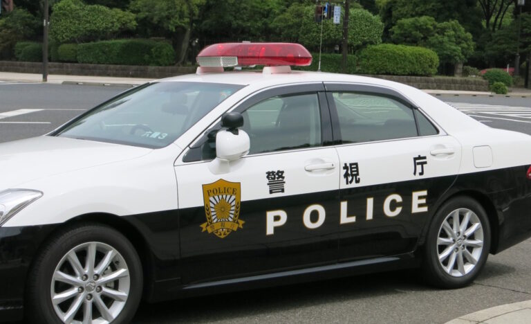 Japanese_police_car_1