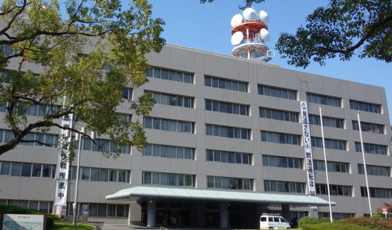 Empreiteiro é preso por torturar funcionário com sessões de castigo físico no Japão