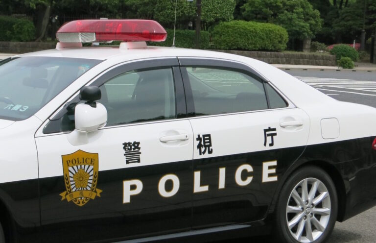 Japanese_police_car_1