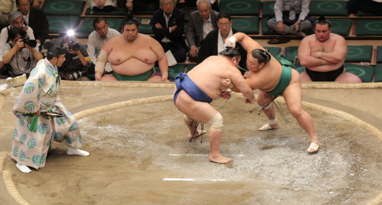Sumo_Wrestling_-_Tokyo