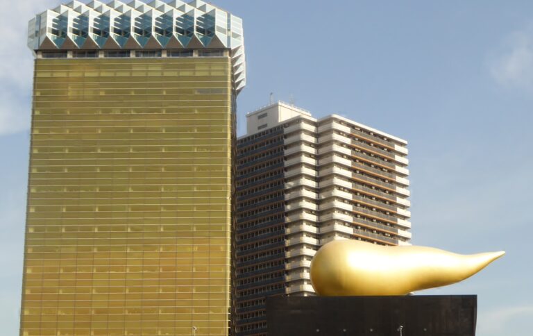 Asahi_Group_Holdings,Ltd._headquarters_and_Super_Dry_Hall