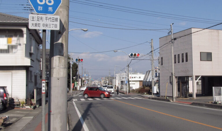 Gunma_prefectural_road_38_at_Oizumi_town_20141231_120052