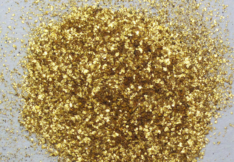 Placer_gold_flakes_(Drava_River,_Murakeresztúr,_Hungary)