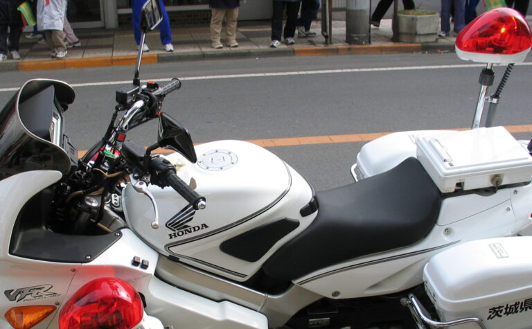 茨城県警察白バイ_20040211