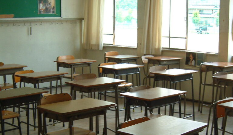 Japanese_high_school_classroom
