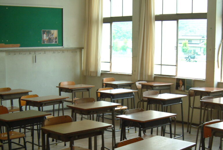 Japanese_high_school_classroom