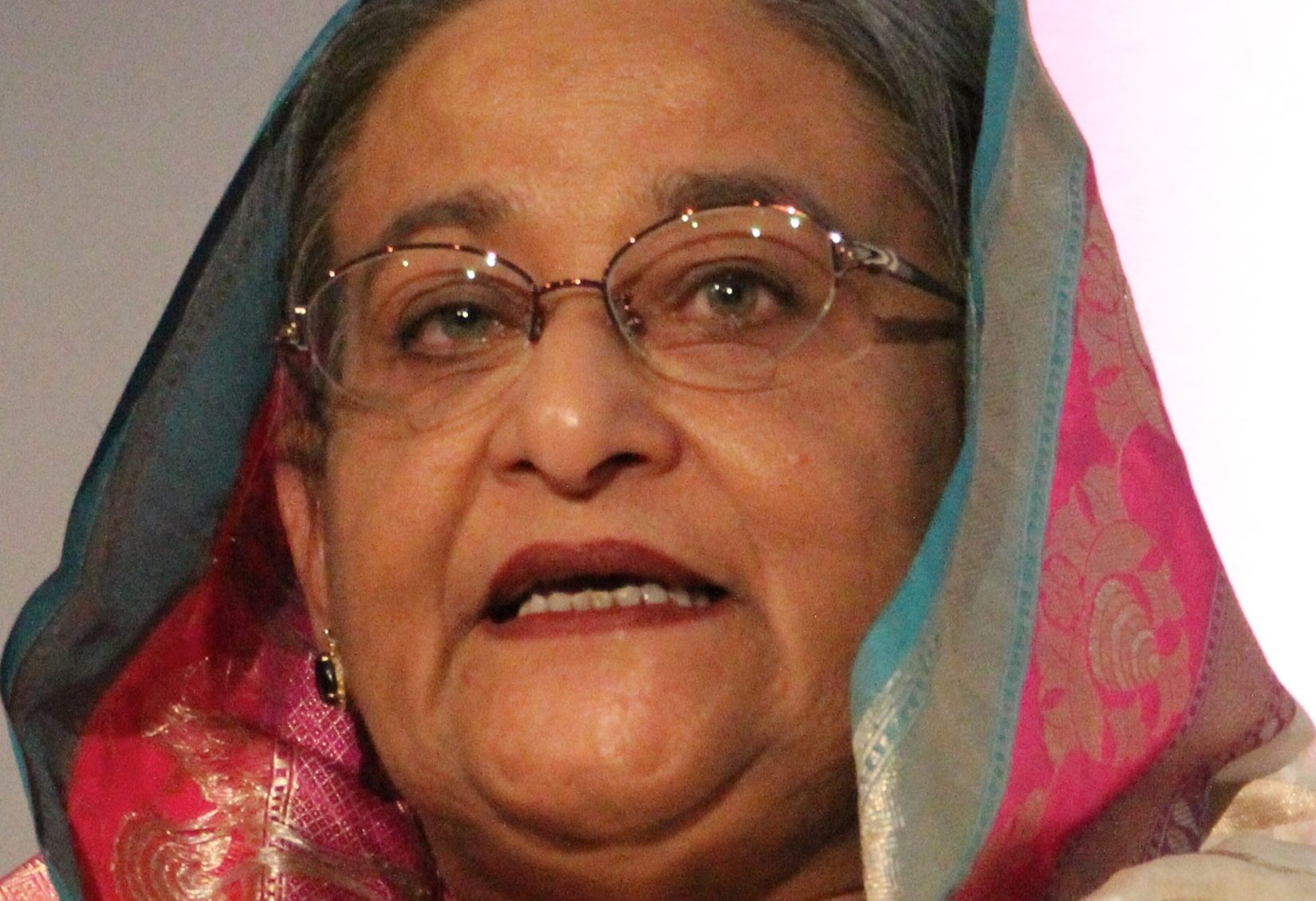 Ex-primeira-ministra de Bangladesh, Sheikh Hasina, é condenada à morte por crimes contra a humanidade