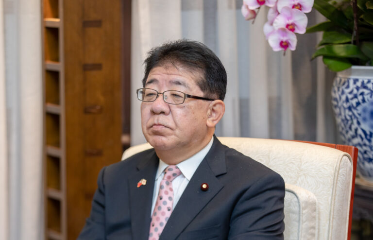 Yasushi_Kaneko_金子恭之_(01.17_總統接見「日華議員懇談會會長古屋圭司」_-_Flickr_id_49397357341)