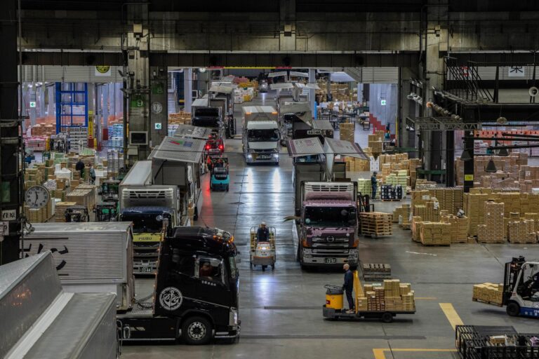 Crise Logistica - Black Friday - Entregas Caminhões