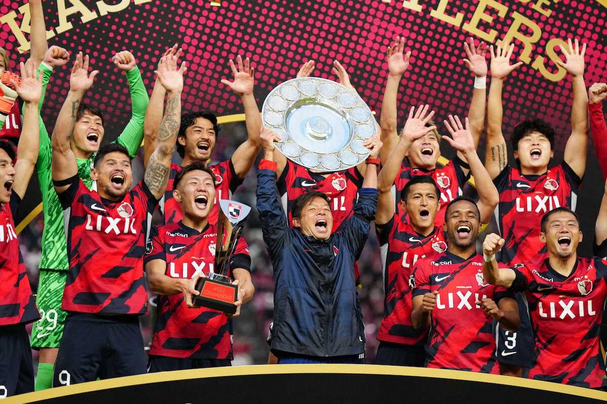 Kashima Antlers é Campeão Japonês 2025; Léo Ceará é o artilheiro e Zico celebra título