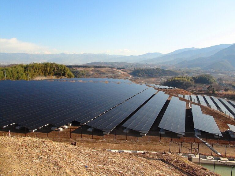 Mount_Komekura_Photovoltaic_power_plant_Jan2012