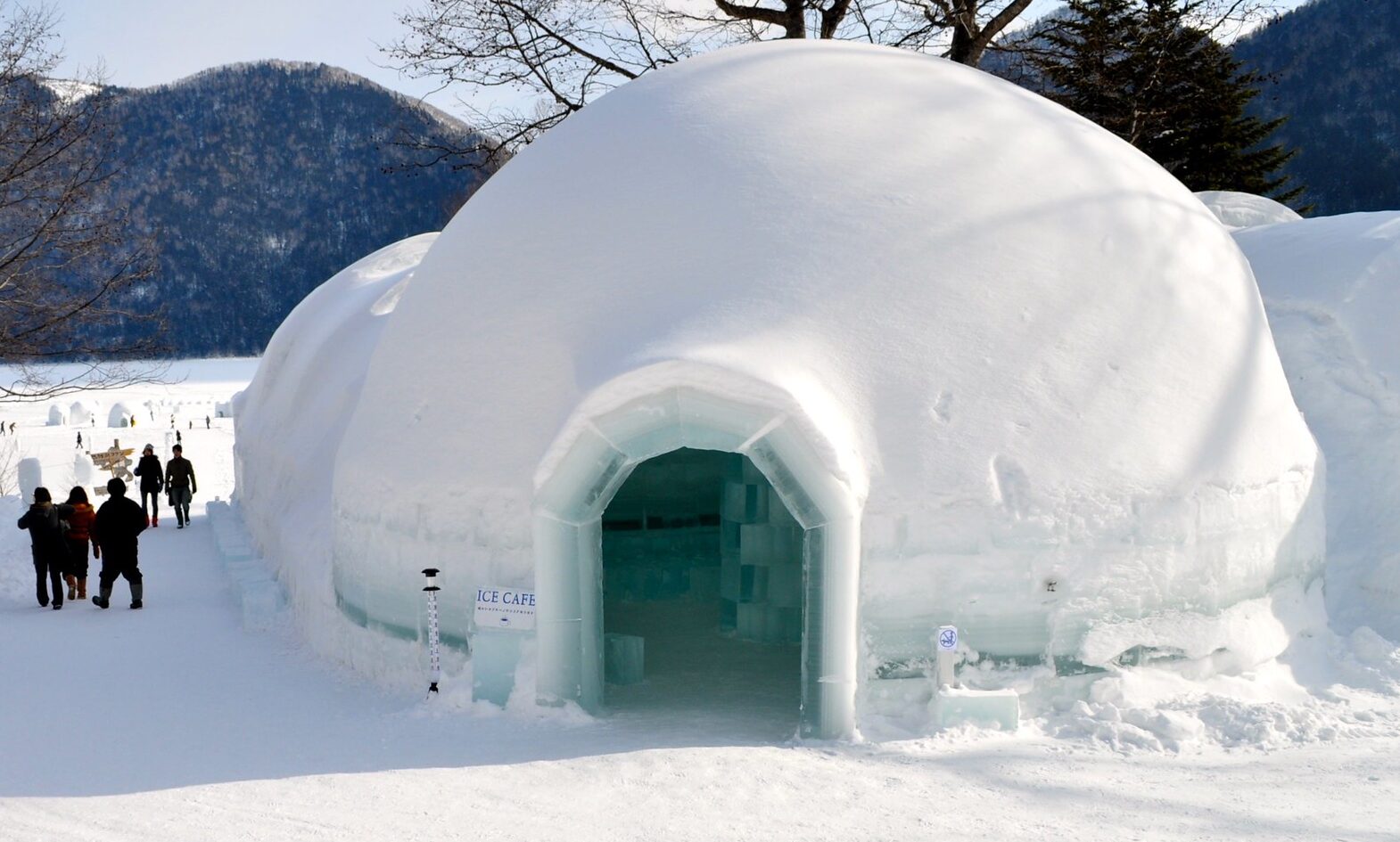 Hotel e capela de gelo abrem para temporada de inverno em Hokkaido