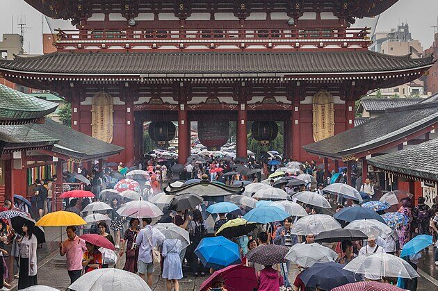 Japão recebe recorde de 42,7 milhões de turistas estrangeiros em 2025