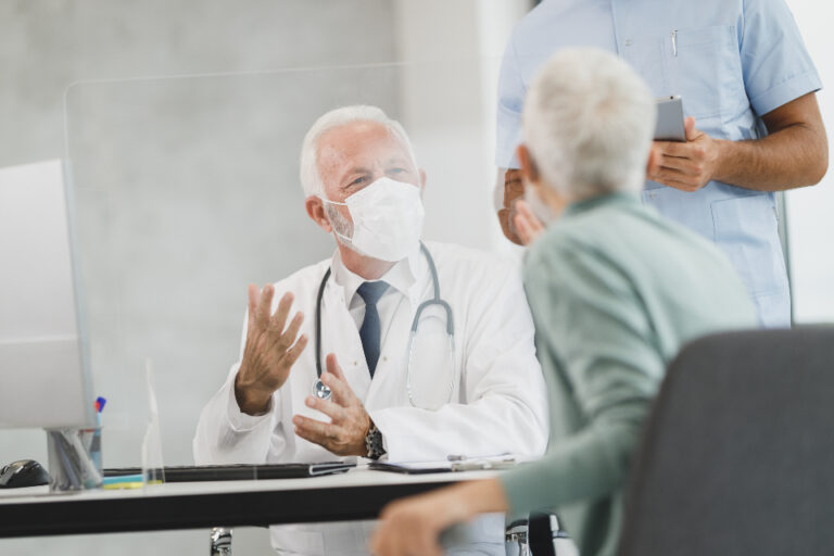 doctor-mask_WCE6GW0V8F
