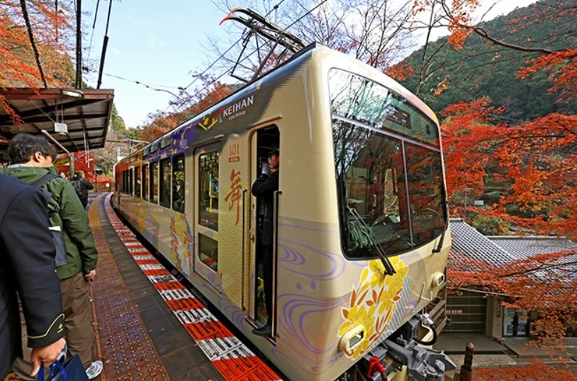 Kyoto ganha novo trem panorâmico “Mai” para celebrar centenário ferroviário