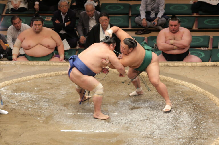 Sumo_Wrestling_-_Tokyo