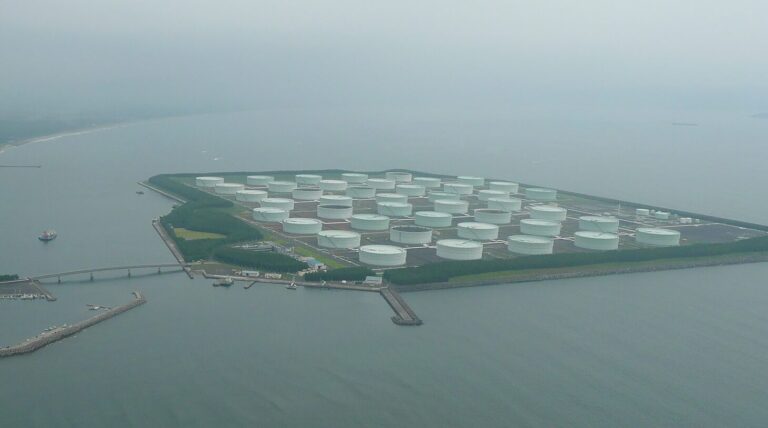 Shibushi_Oil_Stockpile_Site_2009