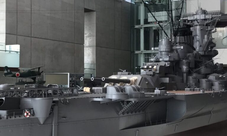 Model_of_Battleship__Yamato__in_Yamato_Museum