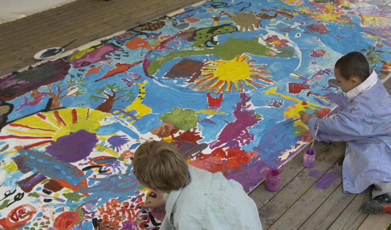 Painting_by_children