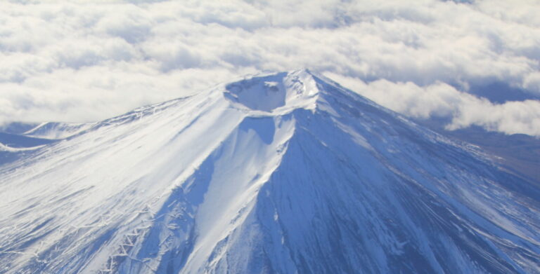 Mount_Fuji_-_aerial_view_-_1394