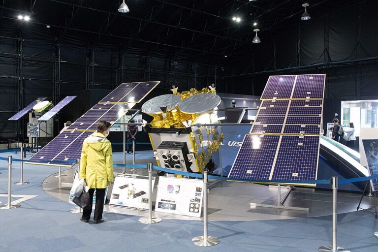 Full-scale_model_of_Hayabusa_2,_JAXA_02