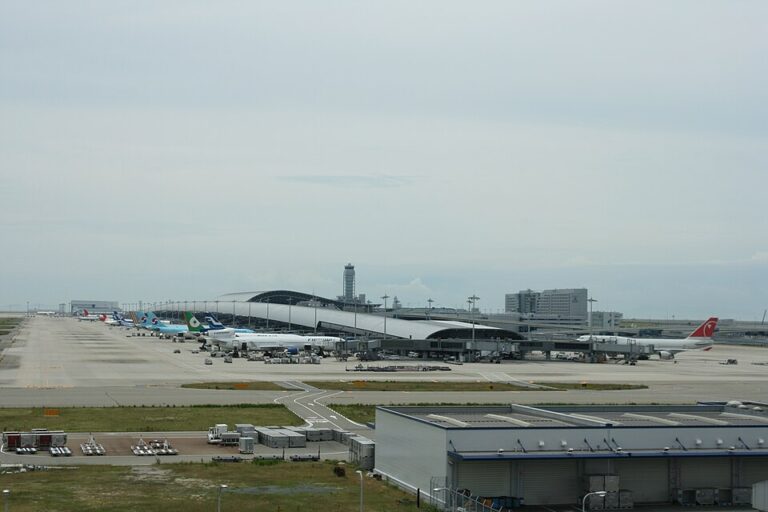 Kansai_Airport_(2660200421)