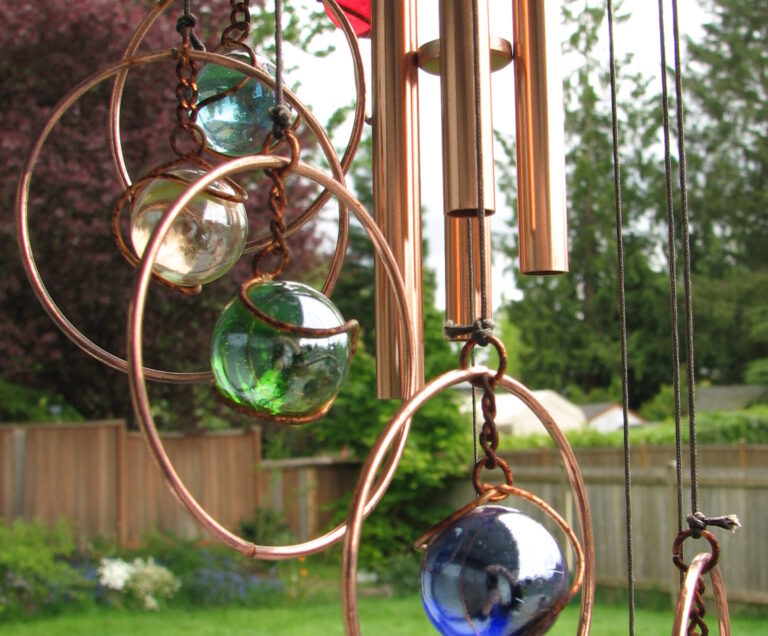 Multicolored_wind_chime_1