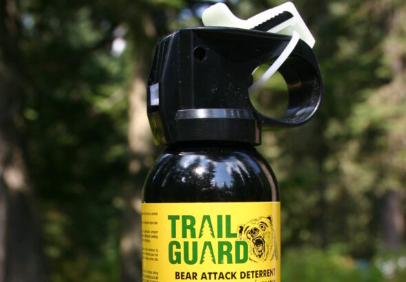 Bear_attack_deterrent_spray